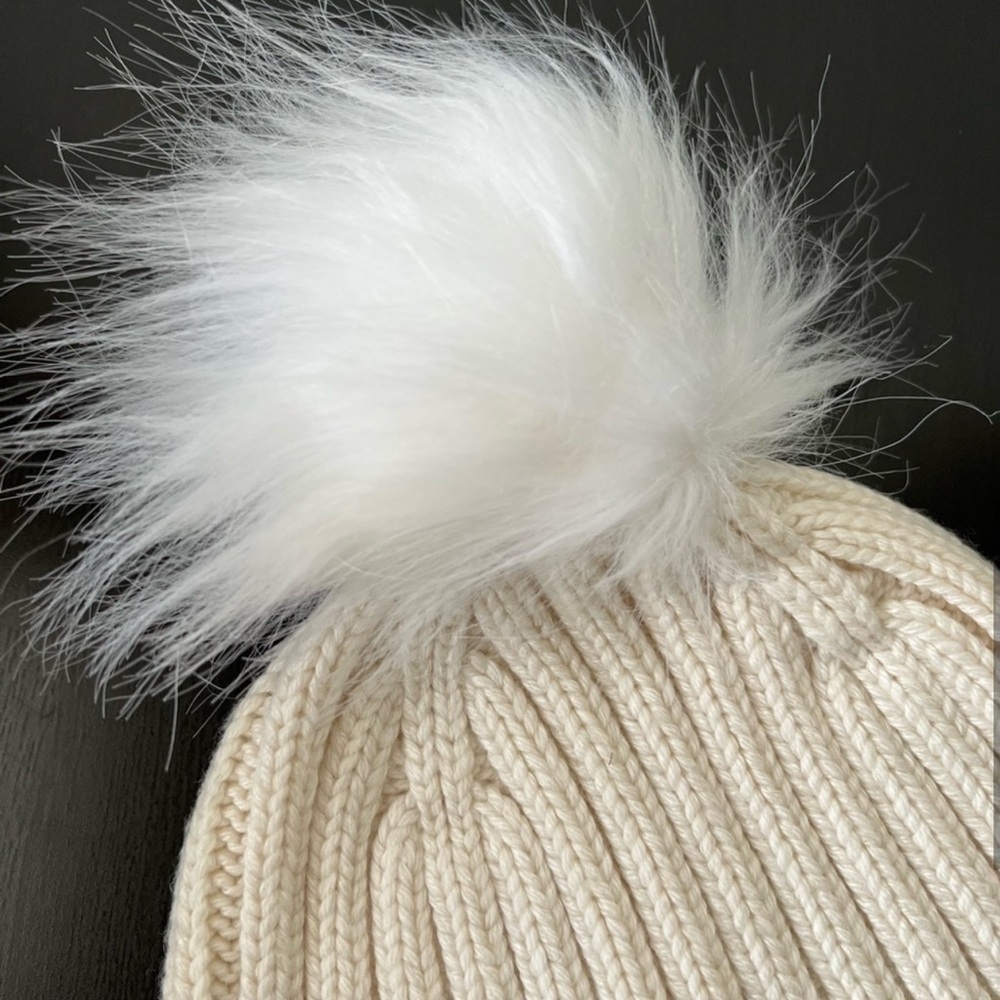 New with Tags -J.Crew- Ribbed pom-pom beanie Ivory 🍁❄️❄️ - Picture 6 of 8